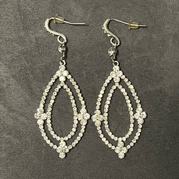 Dangling Silver Rhinestone Earrings - Picture 1 of 4